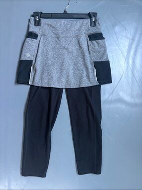 Athleta capris with attached skirt